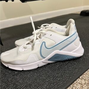 Nike Legend Essential Training Shoes Women's Low-Top White/Blue - 8.5